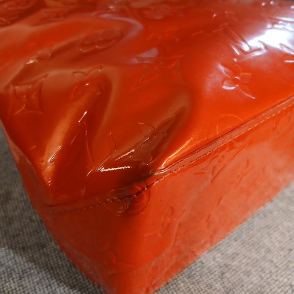 Authentic Louis Vuitton Vernis Red Reade PM M91088 - Picture 8 of 16